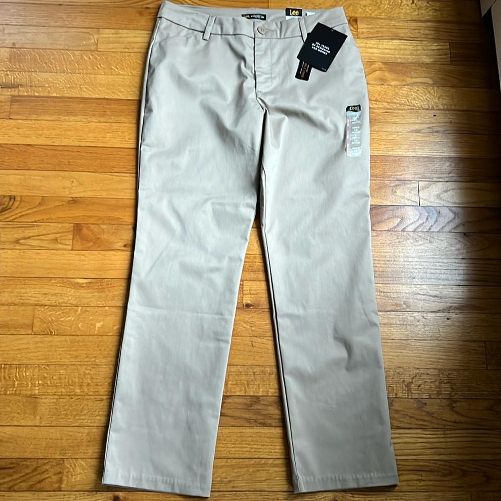 Lee Relaxed Fit straight leg midrise chinos. Size 12medium. New with tags.